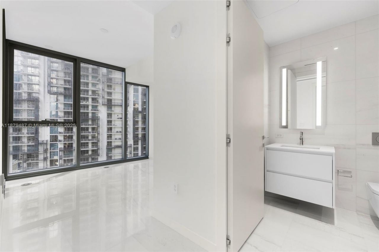 300 Biscayne Blvd Way, Unit 2409, Miami, FL 33131 Photo