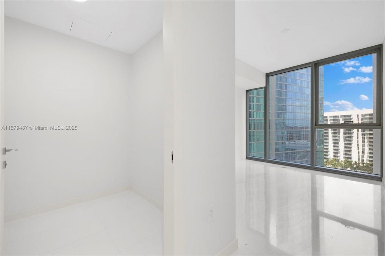 300 Biscayne Blvd Way, Unit 2409, Miami, FL 33131 Photo