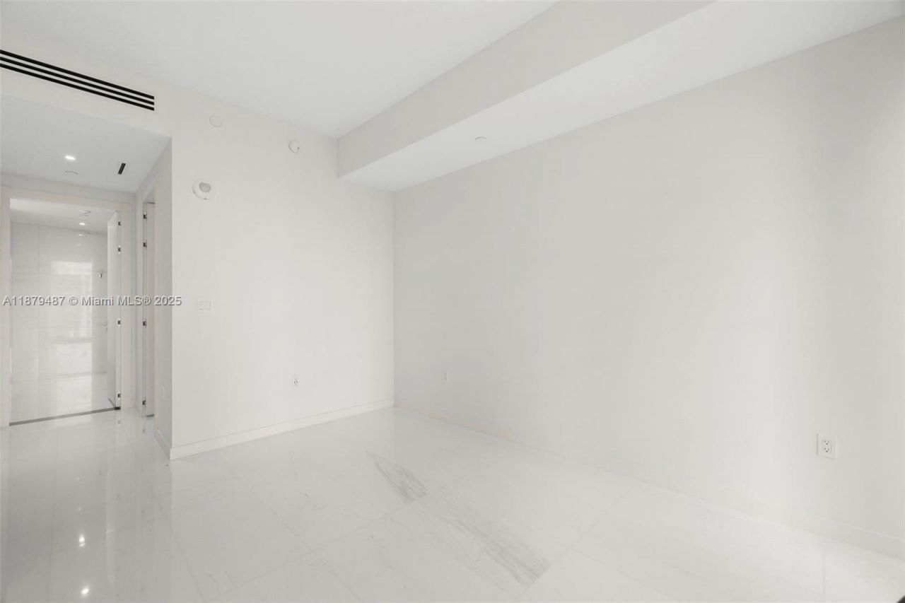 300 Biscayne Blvd Way, Unit 2409, Miami, FL 33131 Photo