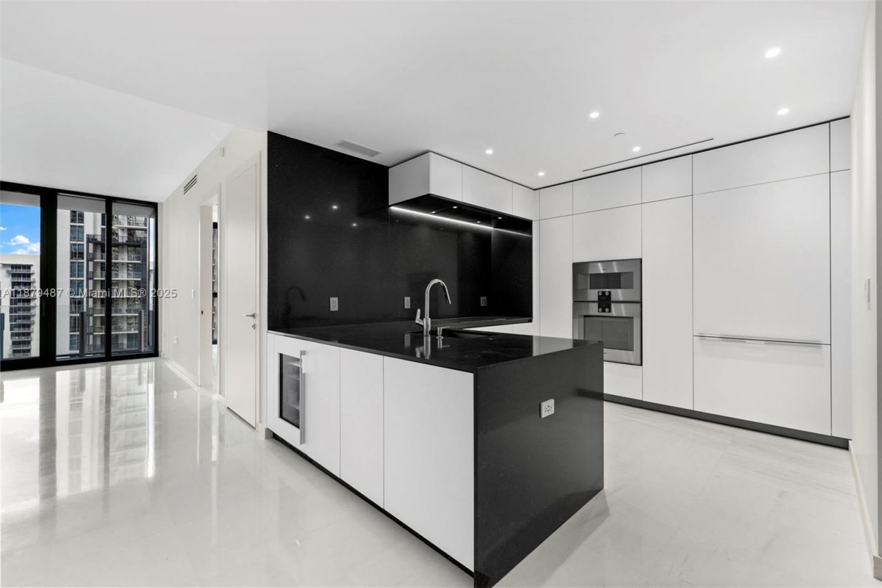 300 Biscayne Blvd Way, Unit 2409, Miami, FL 33131 Photo