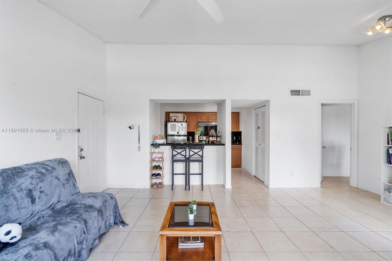 610 S Park Rd, Unit 35-1, Hollywood, FL 33021 Photo