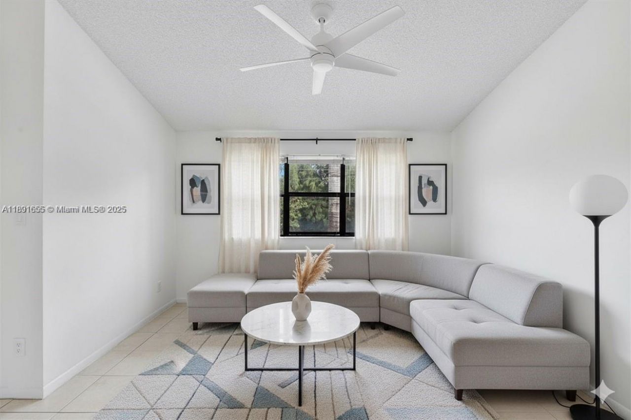 610 S Park Rd, Unit 35-1, Hollywood, FL 33021 Photo