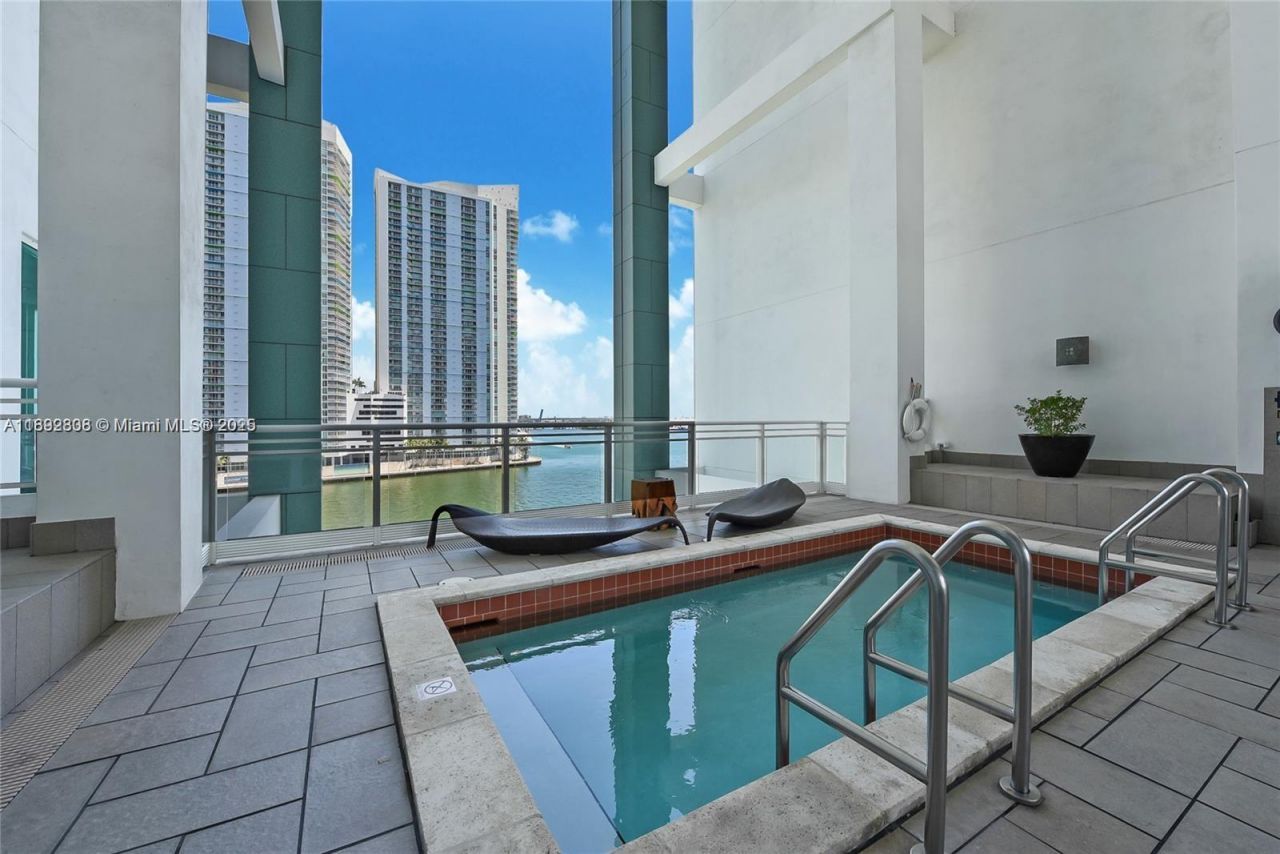 900 Brickell Key Blvd, Unit 2602, Miami, FL 33131 Photo