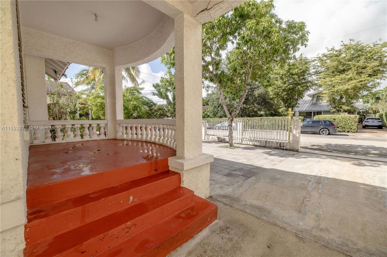 1338 SW 14th St, Miami, FL 33145 Photo