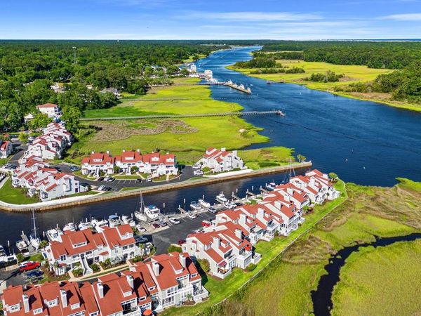 4396 Baldwin Ave., Little River, SC 29566