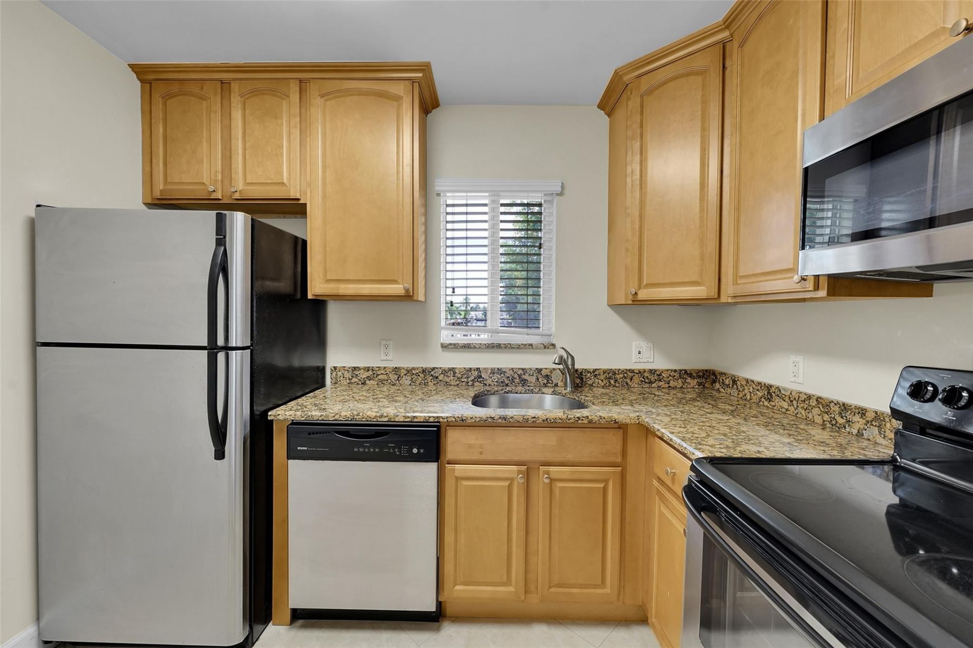 410 SW 15th Street, Unit 103, Pompano Beach, FL 33060 Photo