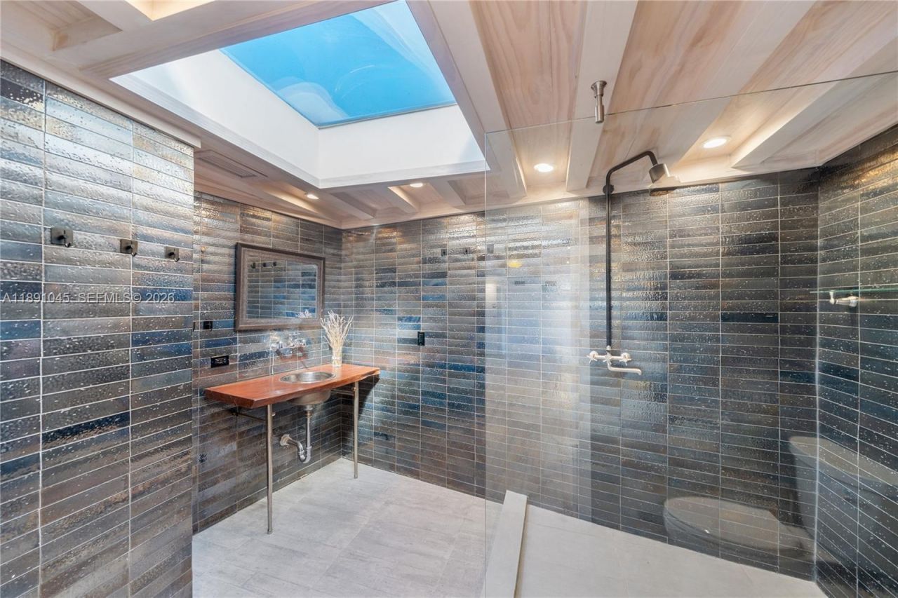 444 W Rivo Alto Dr, Miami Beach, FL 33139 Photo