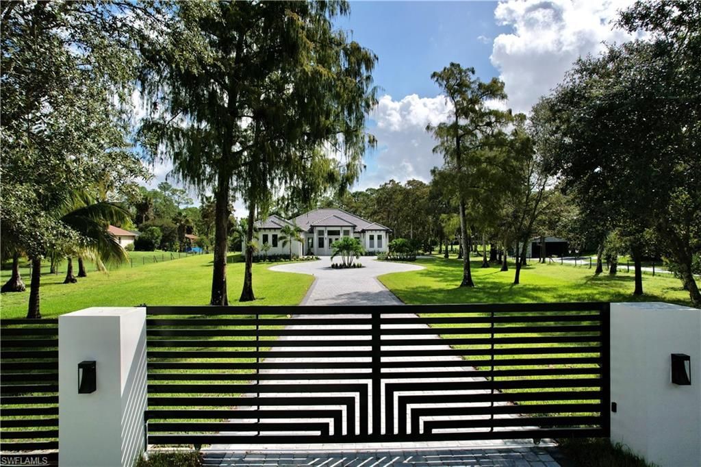 428 21st St Sw, Naples, FL 34117 Photo