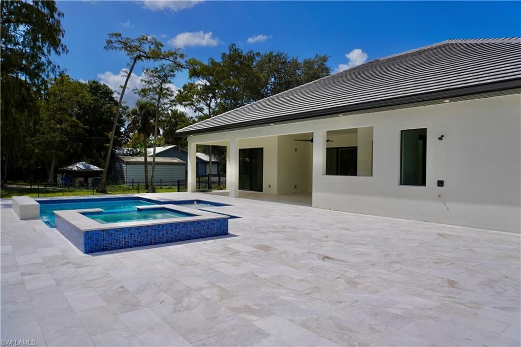 428 21st St Sw, Naples, FL 34117 Photo