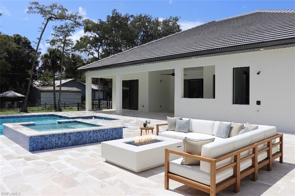 428 21st St Sw, Naples, FL 34117 Photo