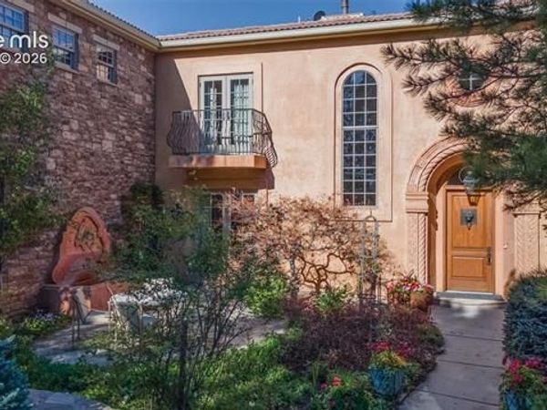 4896 Stonehill Road, Colorado Springs, CO 80918