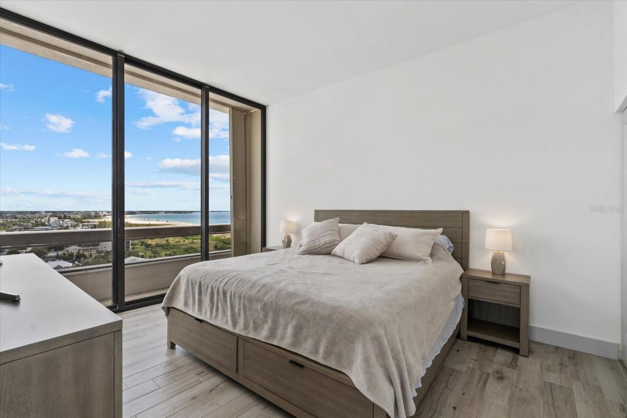 5400 Ocean Boulevard, Unit 17-04, Sarasota, FL 34242 Photo