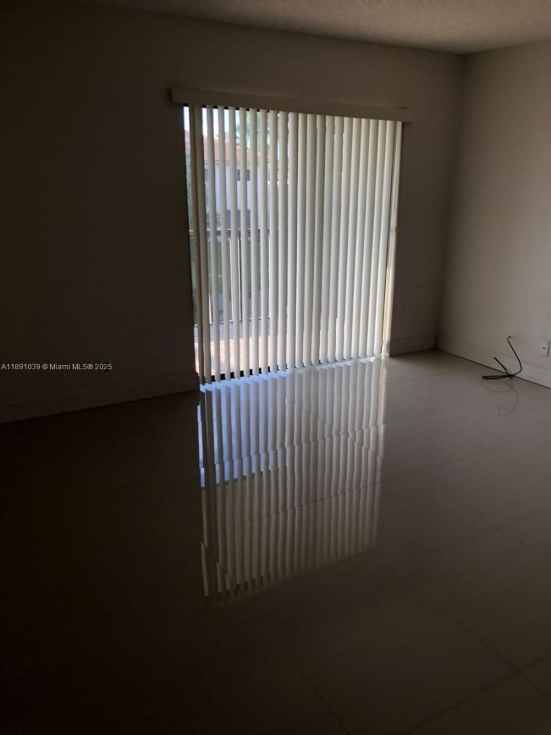 151 Lakeview Dr, Unit 201, Weston, FL 33326 Photo