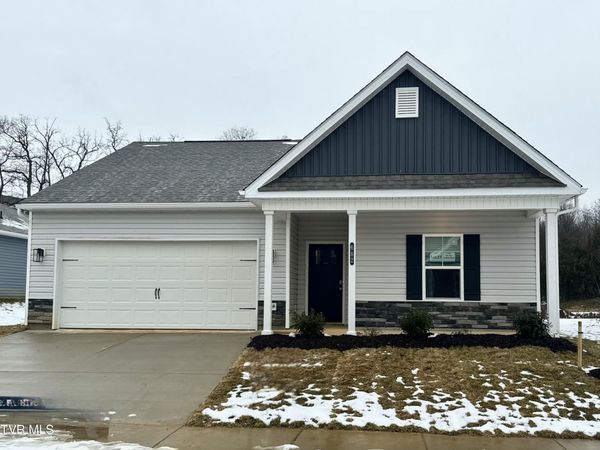 682 Saint Andrews Drive, Kingsport, TN 37664