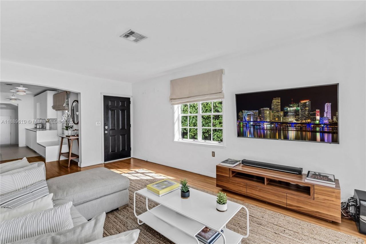 8 Century Ln, Miami Beach, FL 33139 Photo