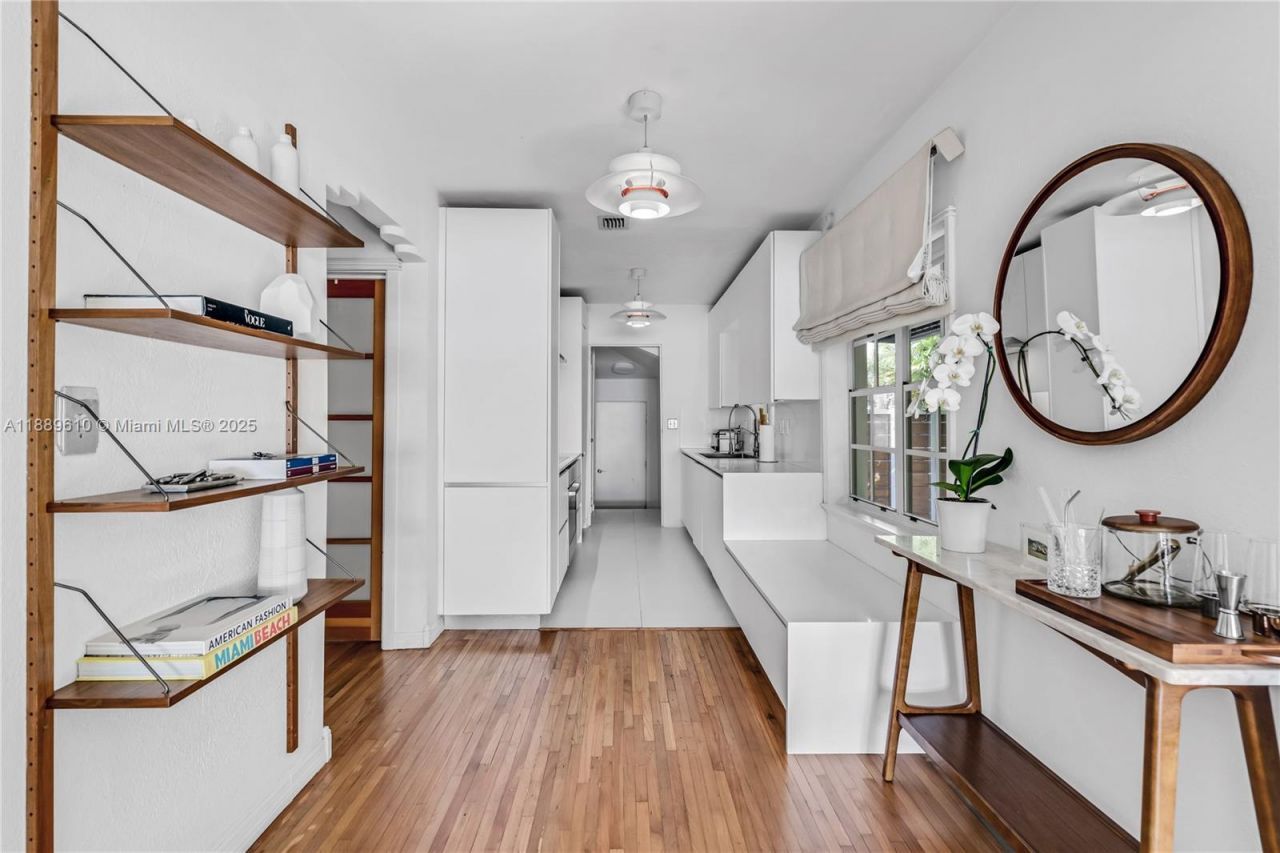 8 Century Ln, Miami Beach, FL 33139 Photo