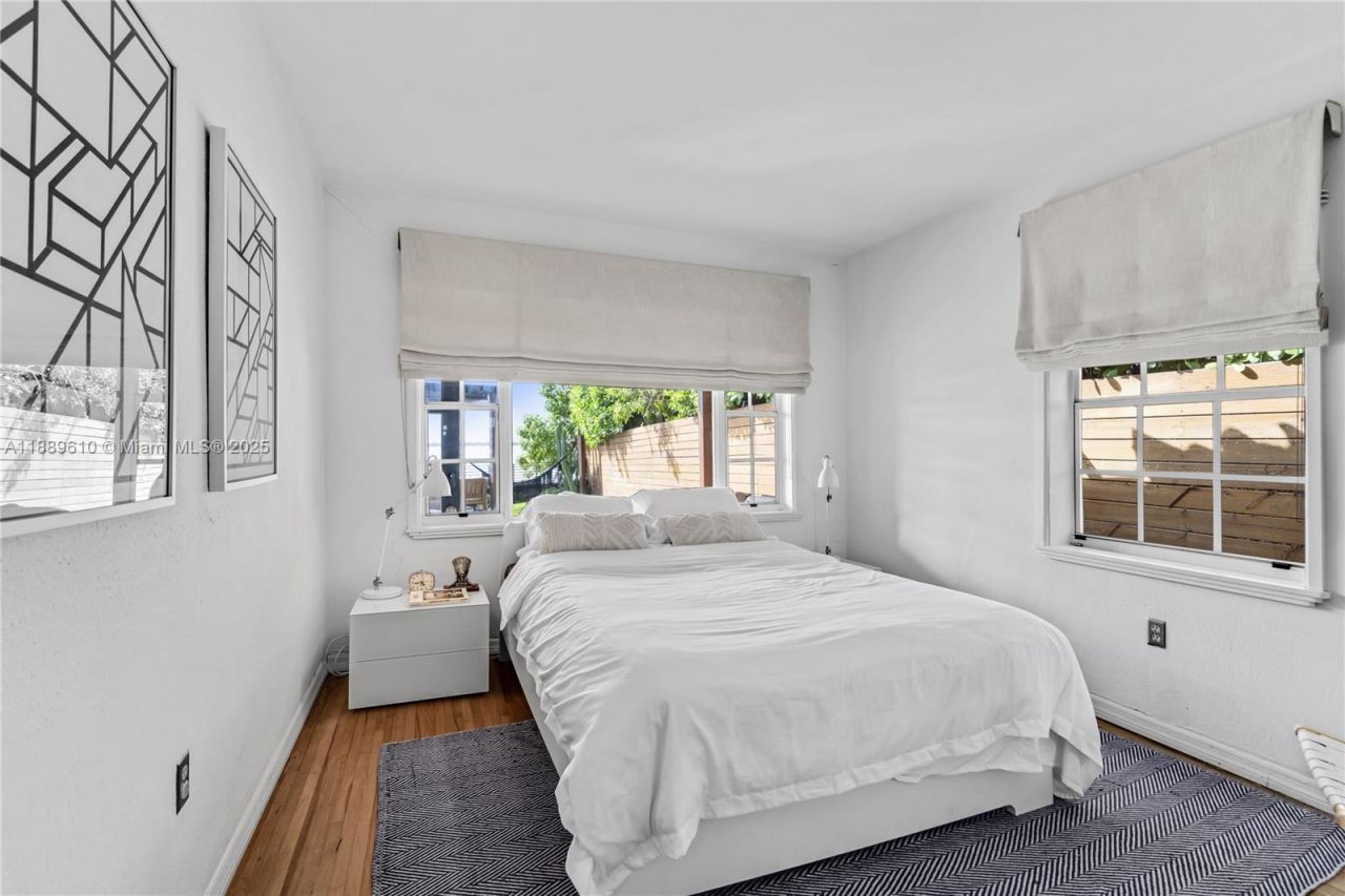 8 Century Ln, Miami Beach, FL 33139 Photo