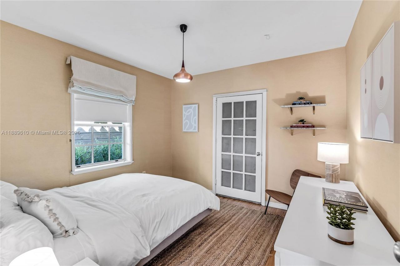 8 Century Ln, Miami Beach, FL 33139 Photo