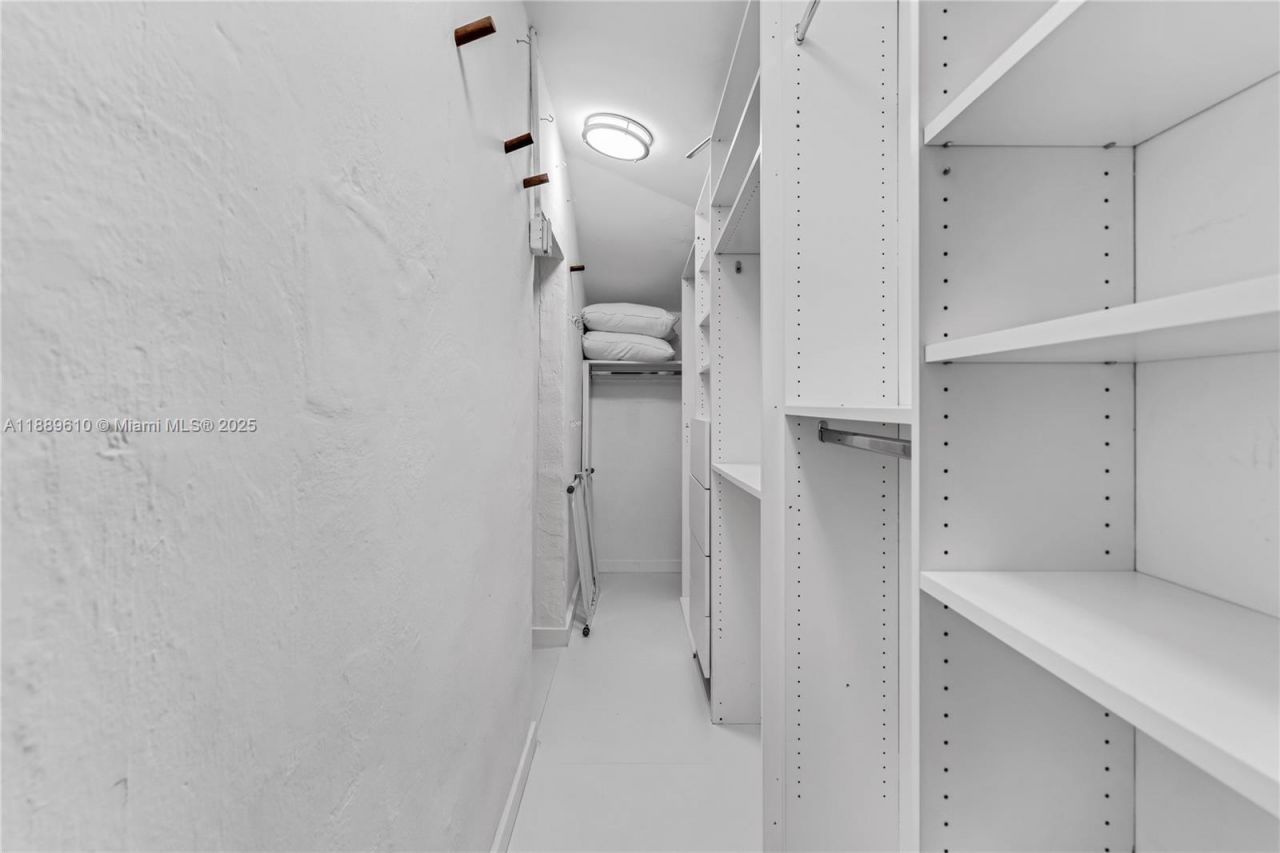 8 Century Ln, Miami Beach, FL 33139 Photo