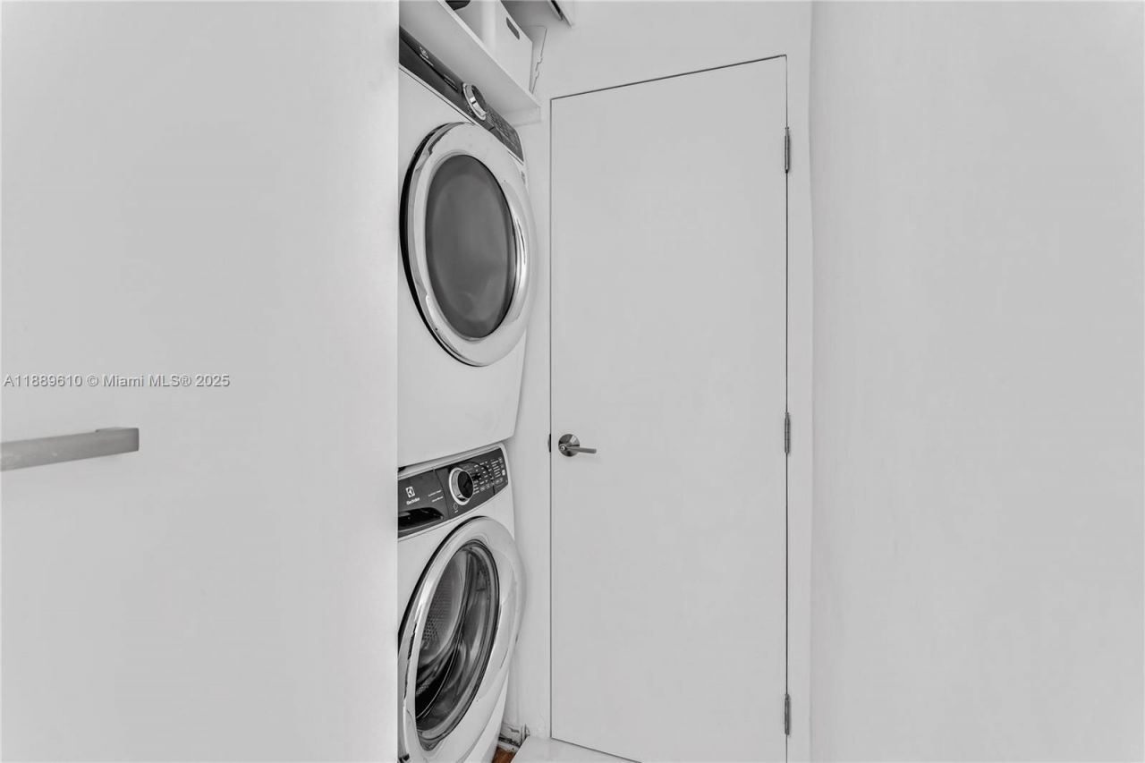 8 Century Ln, Miami Beach, FL 33139 Photo