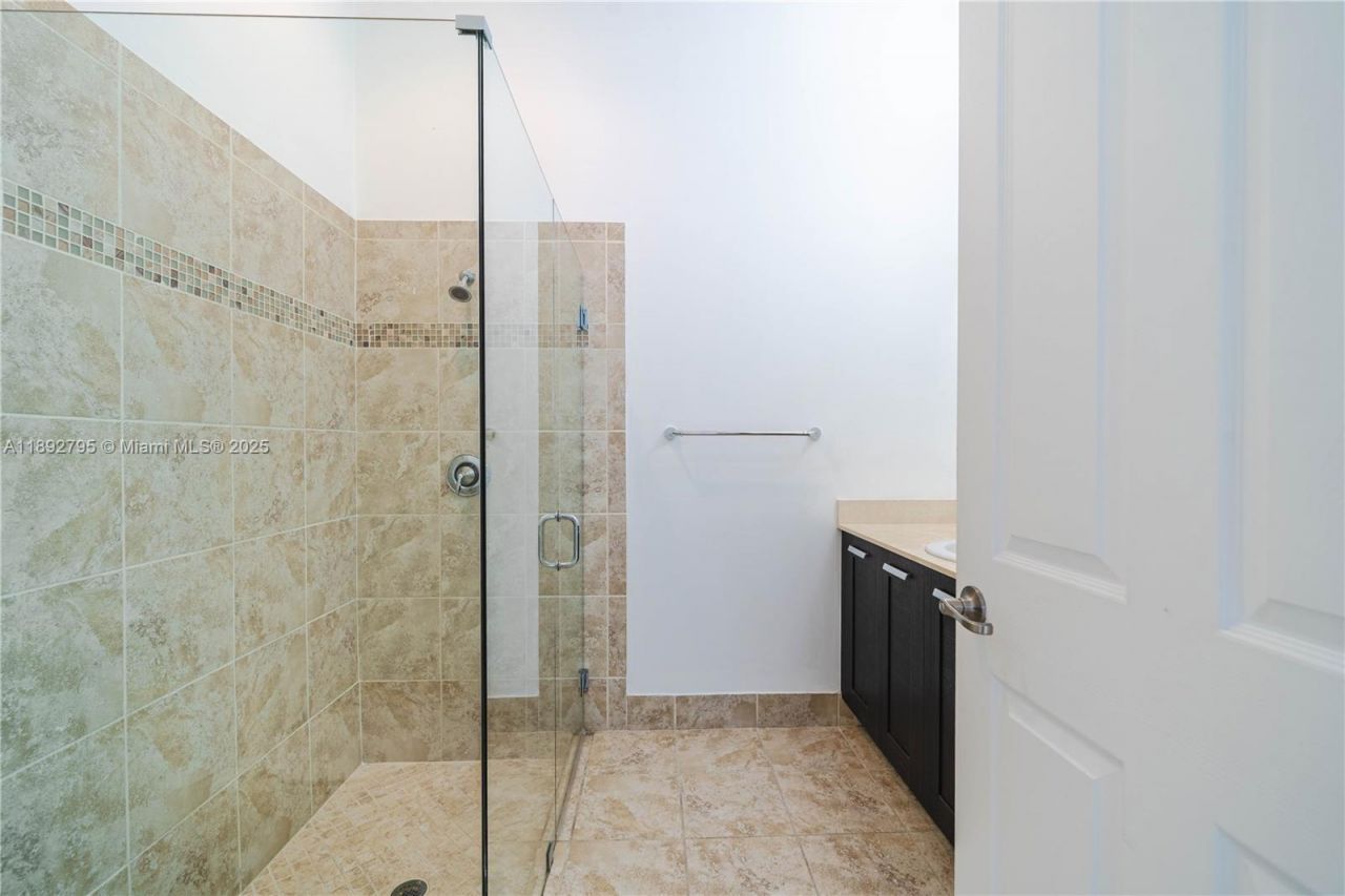 8478 NW 52nd St, Unit 8478, Doral, FL 33166 Photo