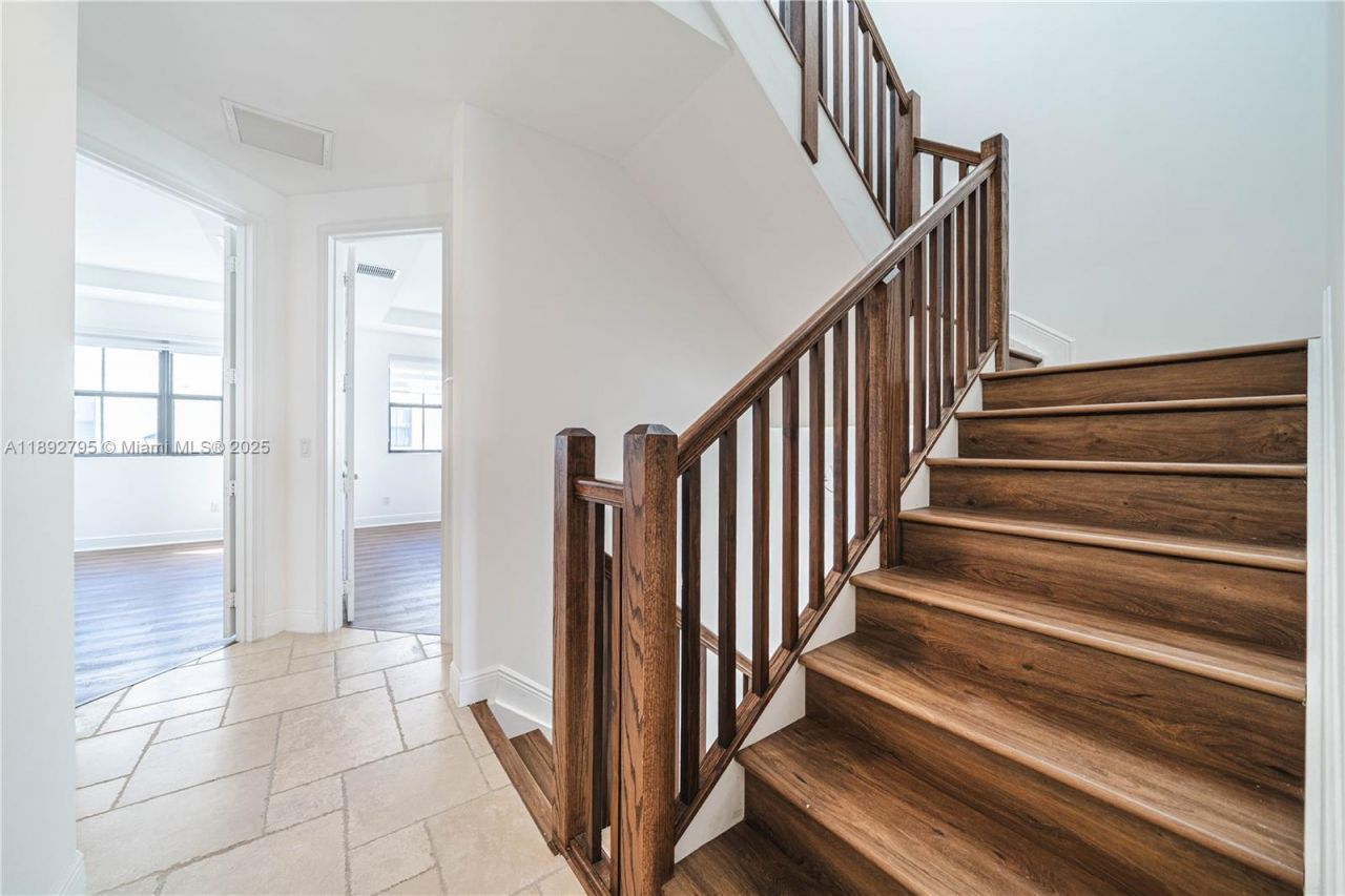 8478 NW 52nd St, Unit 8478, Doral, FL 33166 Photo