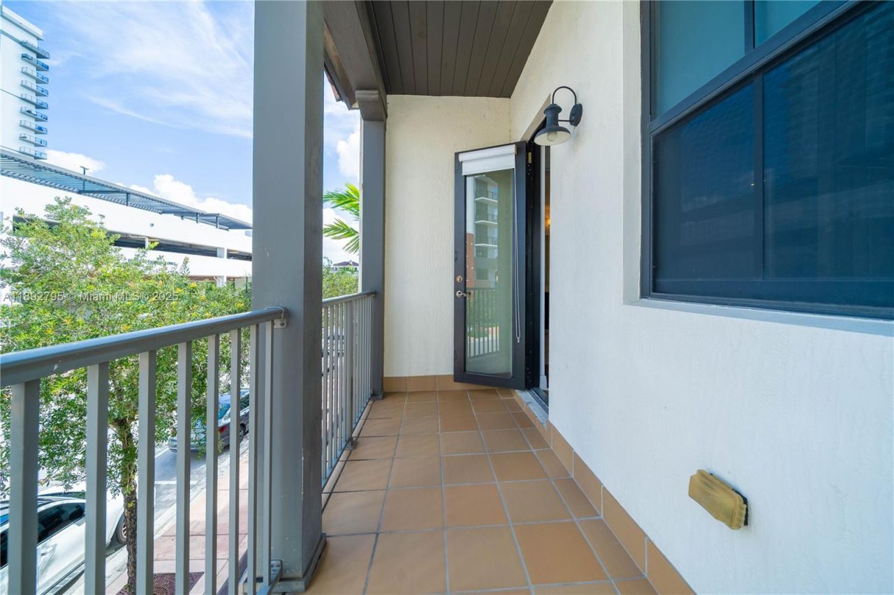 8478 NW 52nd St, Unit 8478, Doral, FL 33166 Photo