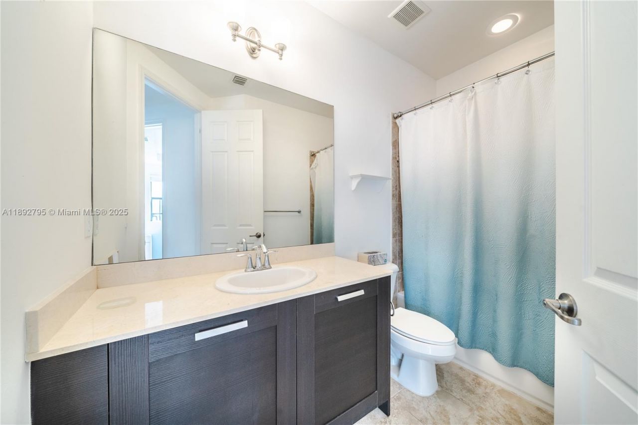 8478 NW 52nd St, Unit 8478, Doral, FL 33166 Photo