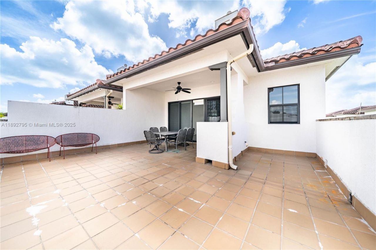 8478 NW 52nd St, Unit 8478, Doral, FL 33166 Photo