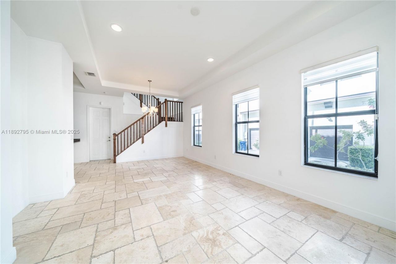 8478 NW 52nd St, Unit 8478, Doral, FL 33166 Photo