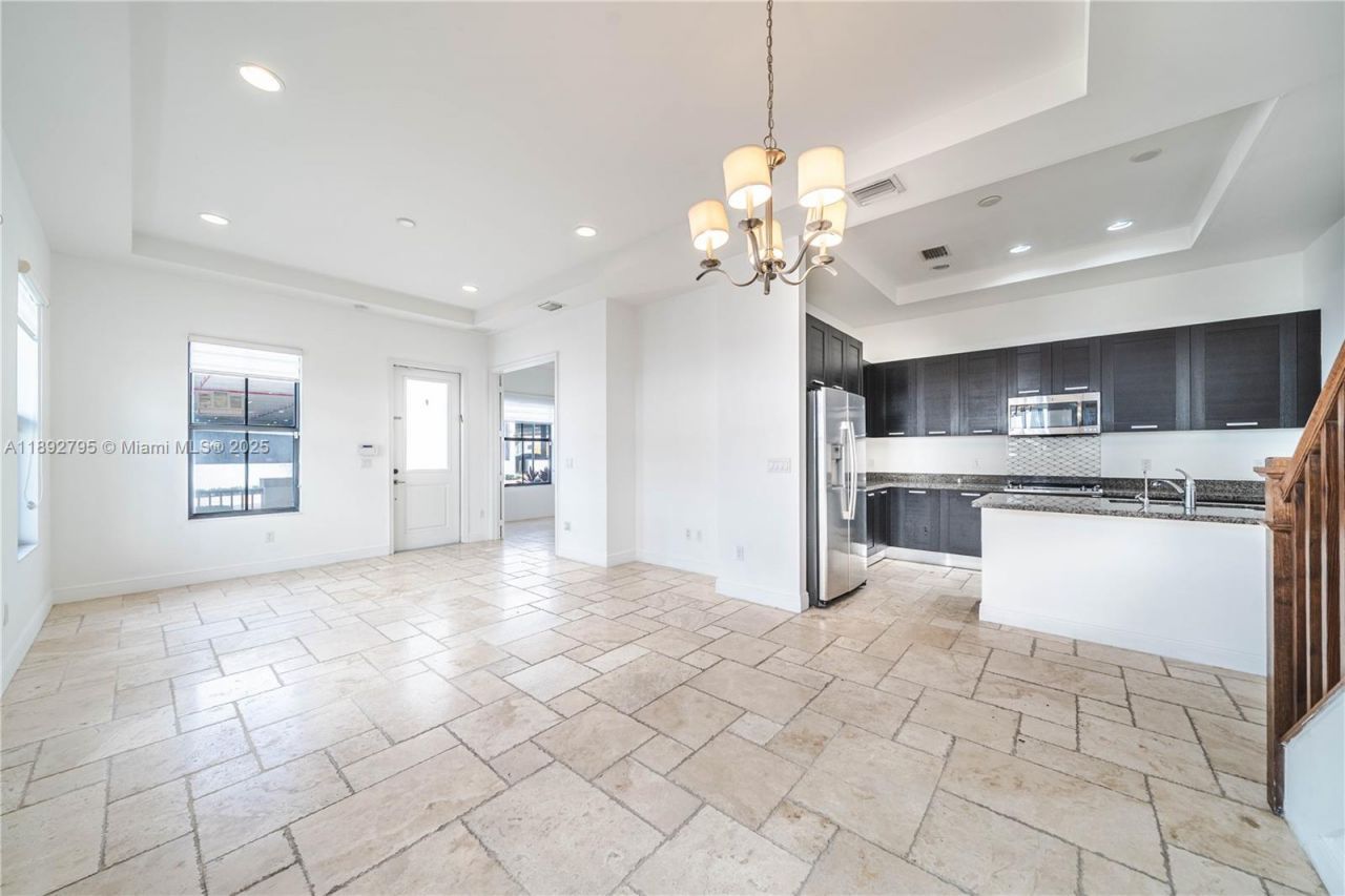 8478 NW 52nd St, Unit 8478, Doral, FL 33166 Photo