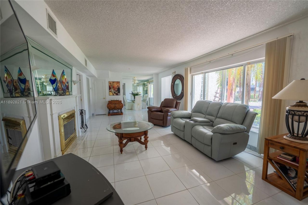 2701 N Atlantic Blvd, Fort Lauderdale, FL 33308 Photo