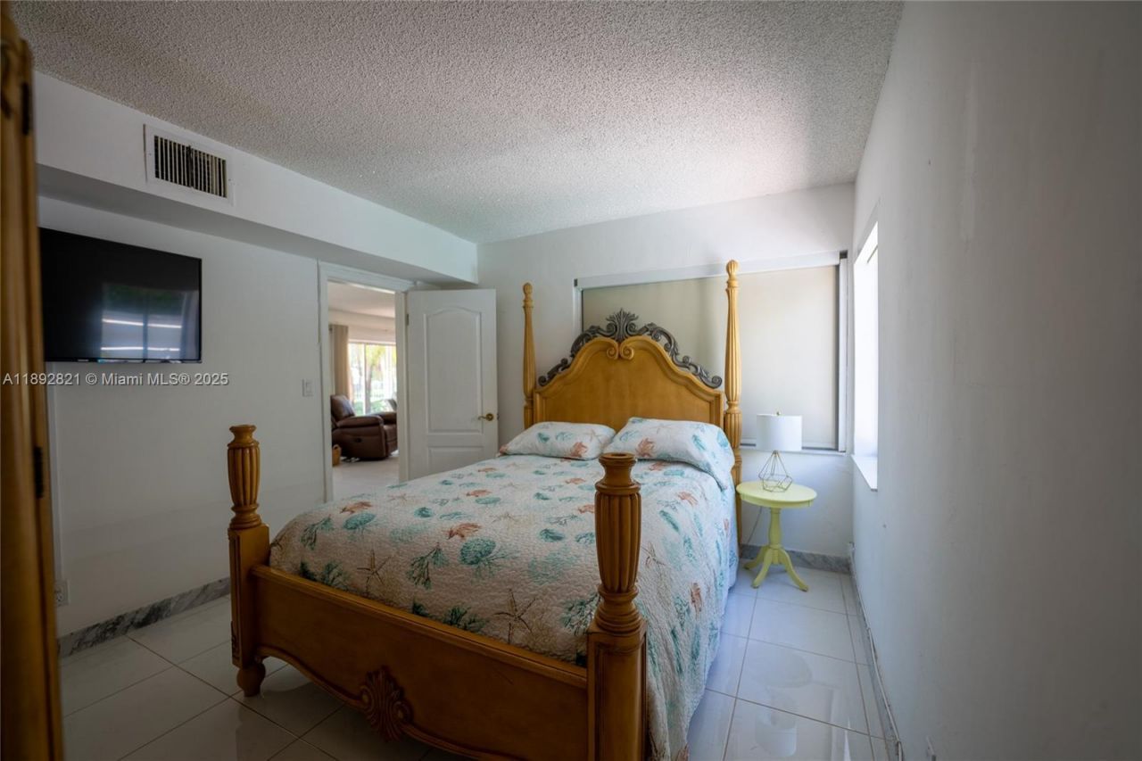 2701 N Atlantic Blvd, Fort Lauderdale, FL 33308 Photo