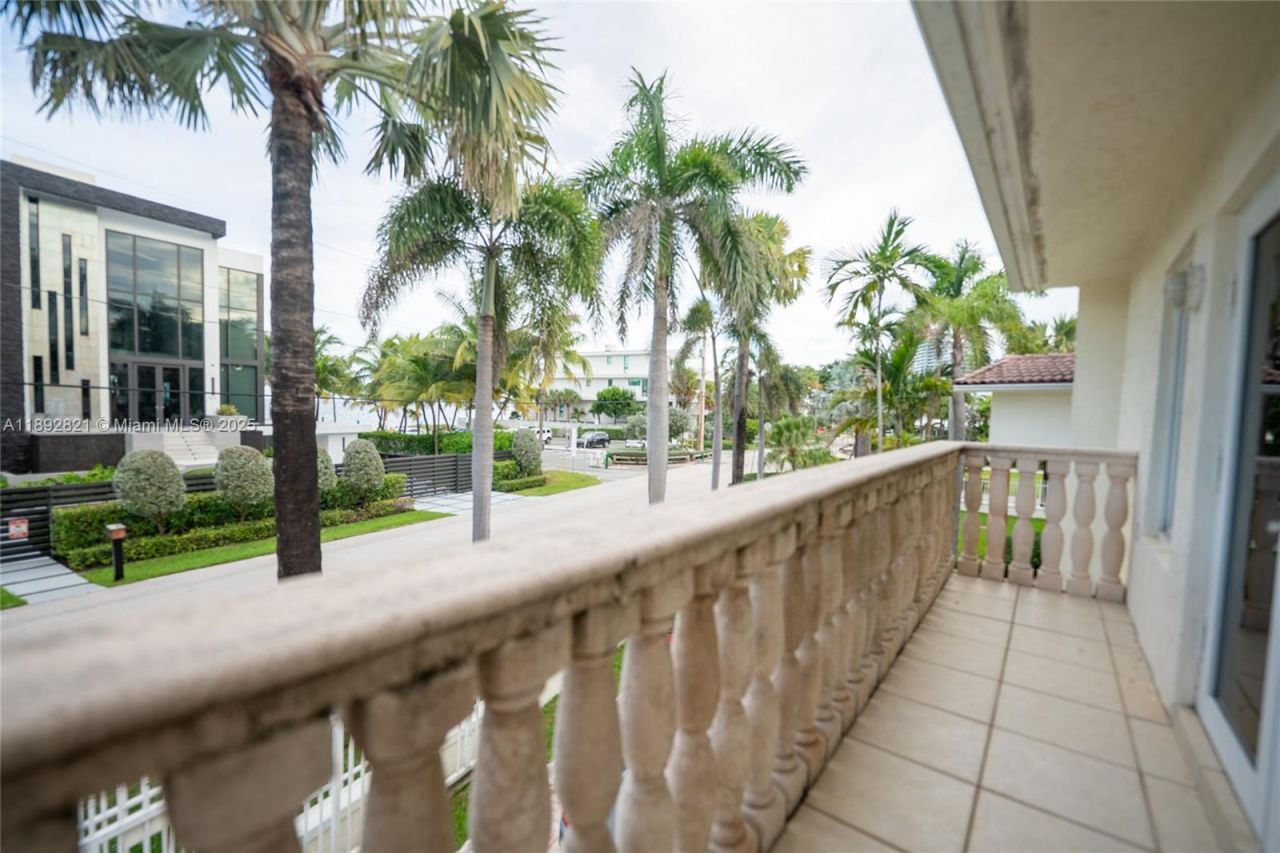 2701 N Atlantic Blvd, Fort Lauderdale, FL 33308 Photo