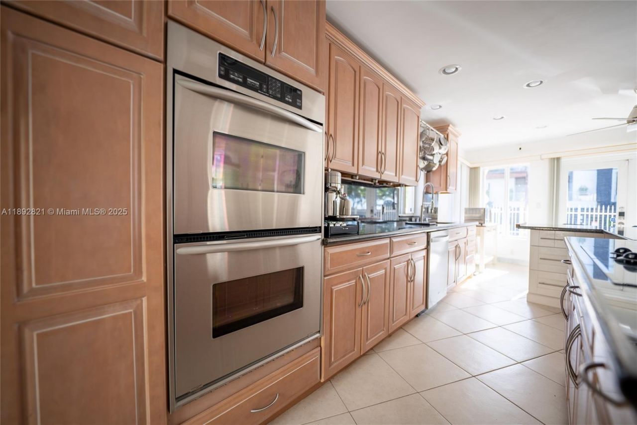 2701 N Atlantic Blvd, Fort Lauderdale, FL 33308 Photo