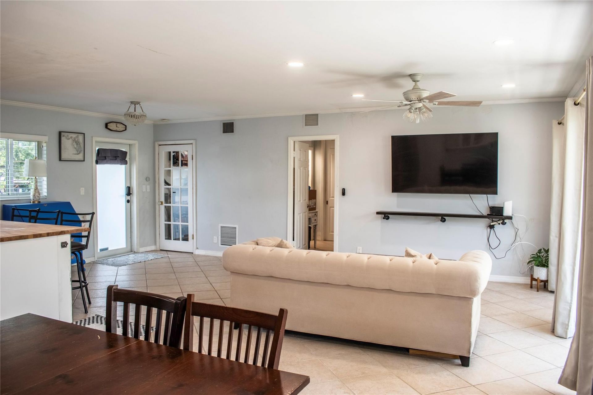 1000 SE 4th Street, Unit 209, Fort Lauderdale, FL 33301 Photo