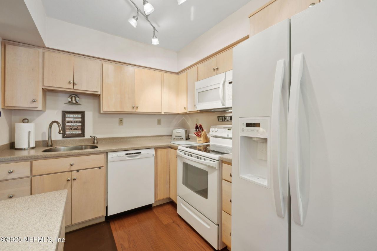 210 River Bend Place, Unit B, Welaka, FL 32193 Photo