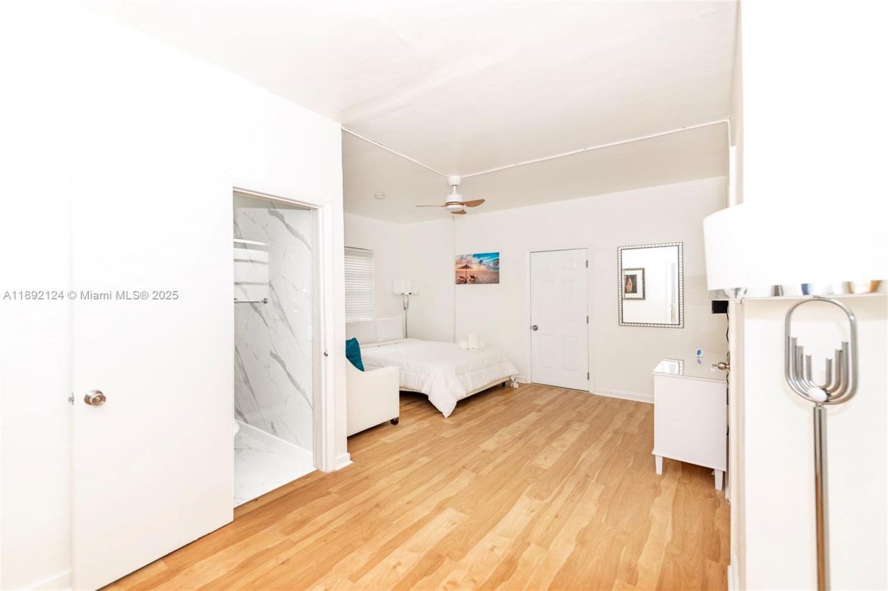 545 Michigan Ave, Unit 2, Miami Beach, FL 33139 Photo