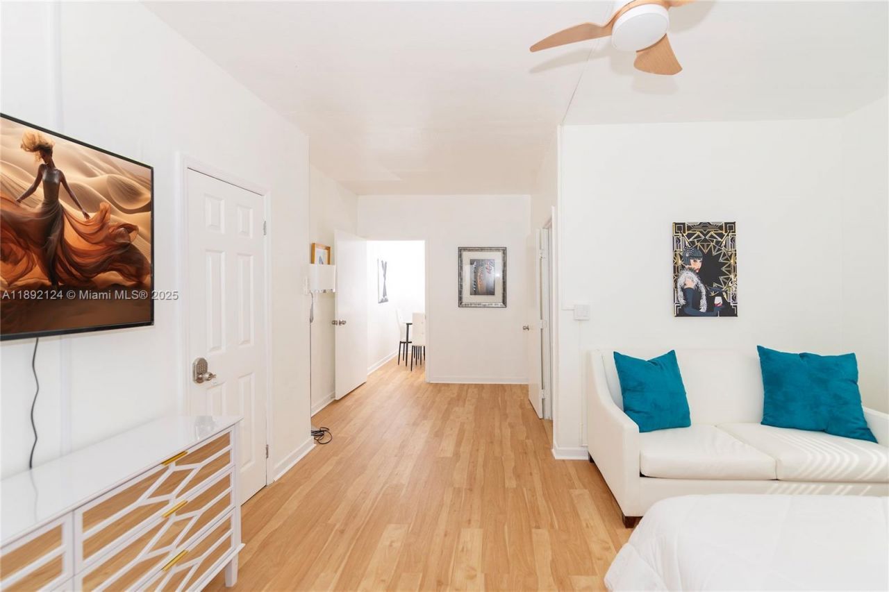 545 Michigan Ave, Unit 2, Miami Beach, FL 33139 Photo