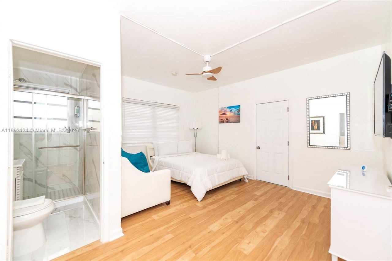545 Michigan Ave, Unit 2, Miami Beach, FL 33139 Photo