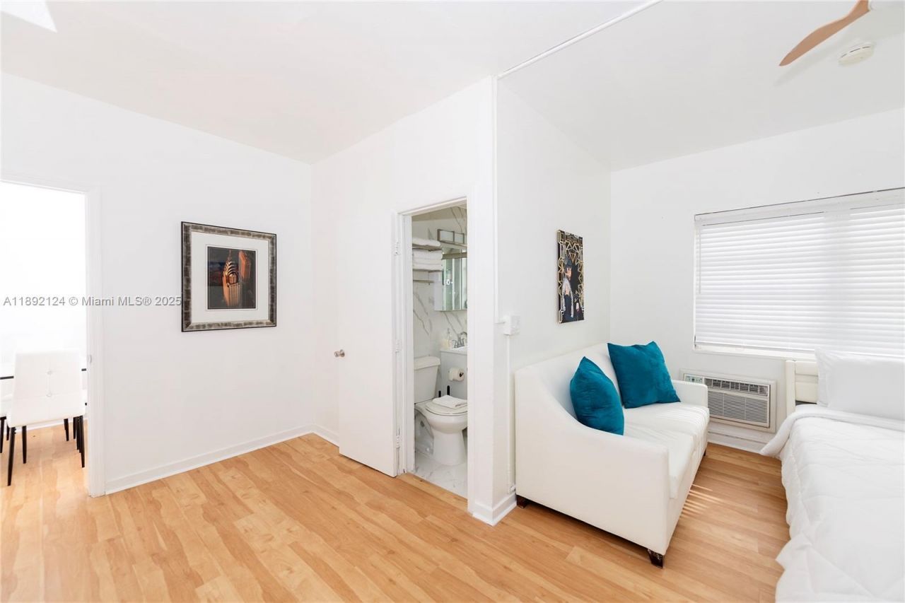 545 Michigan Ave, Unit 2, Miami Beach, FL 33139 Photo