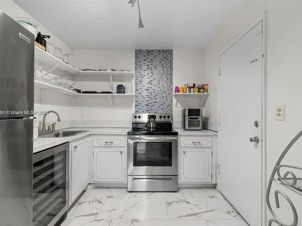 4043 NW 16th St, Unit 201, Lauderhill, FL 33313