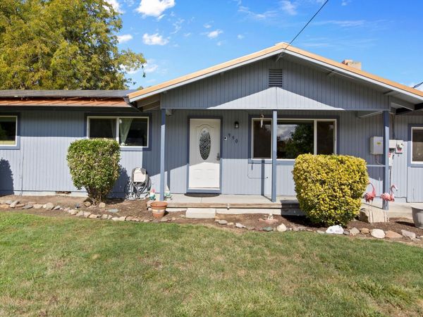 990 Janes Road, Medford, OR 97501