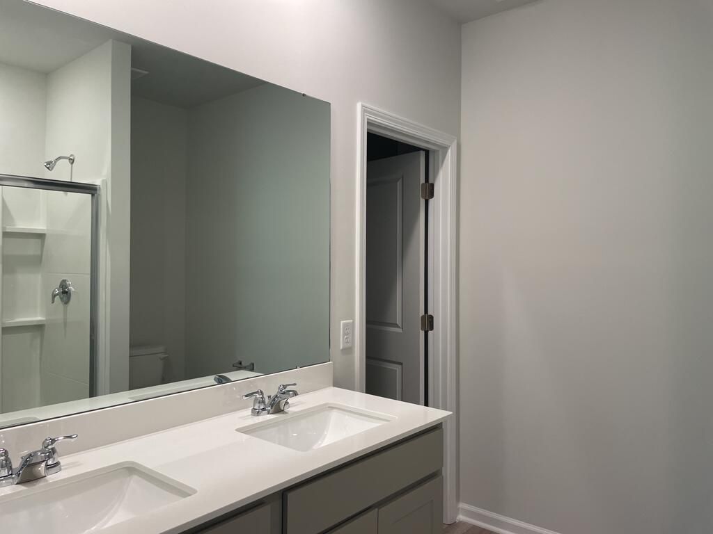 239 W Bradford Pointe Drive Photo 11