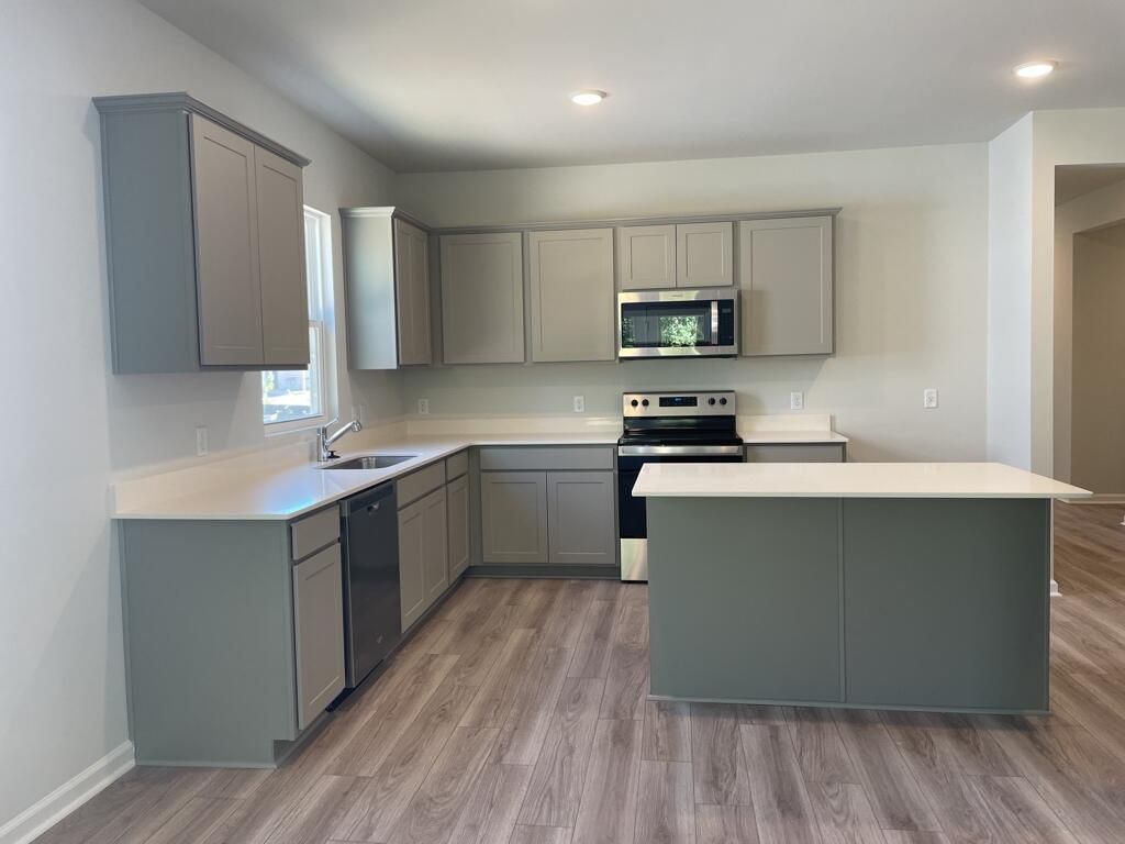 239 W Bradford Pointe Drive Photo 13