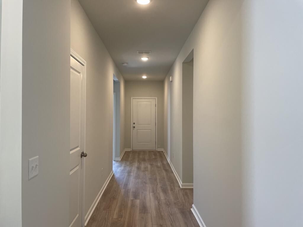 239 W Bradford Pointe Drive Photo 15