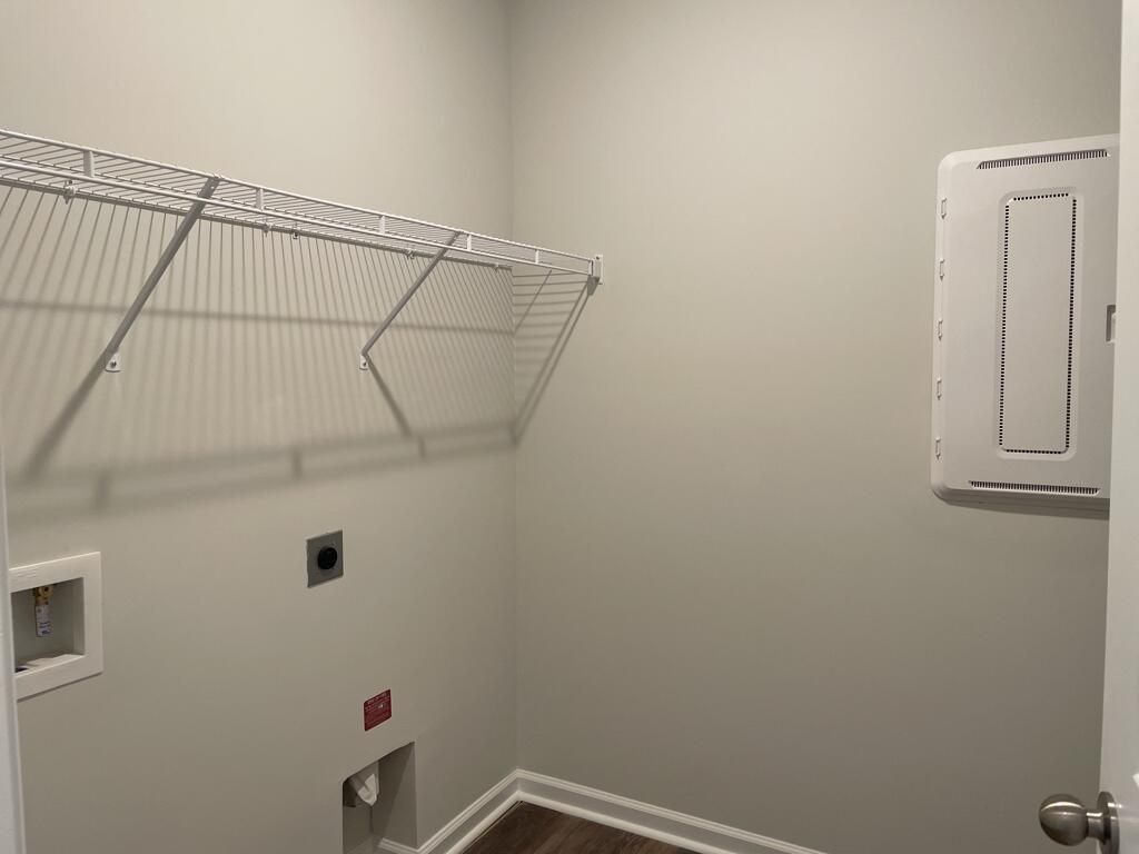 239 W Bradford Pointe Drive Photo 17