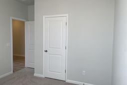 239 W Bradford Pointe Drive photo 4