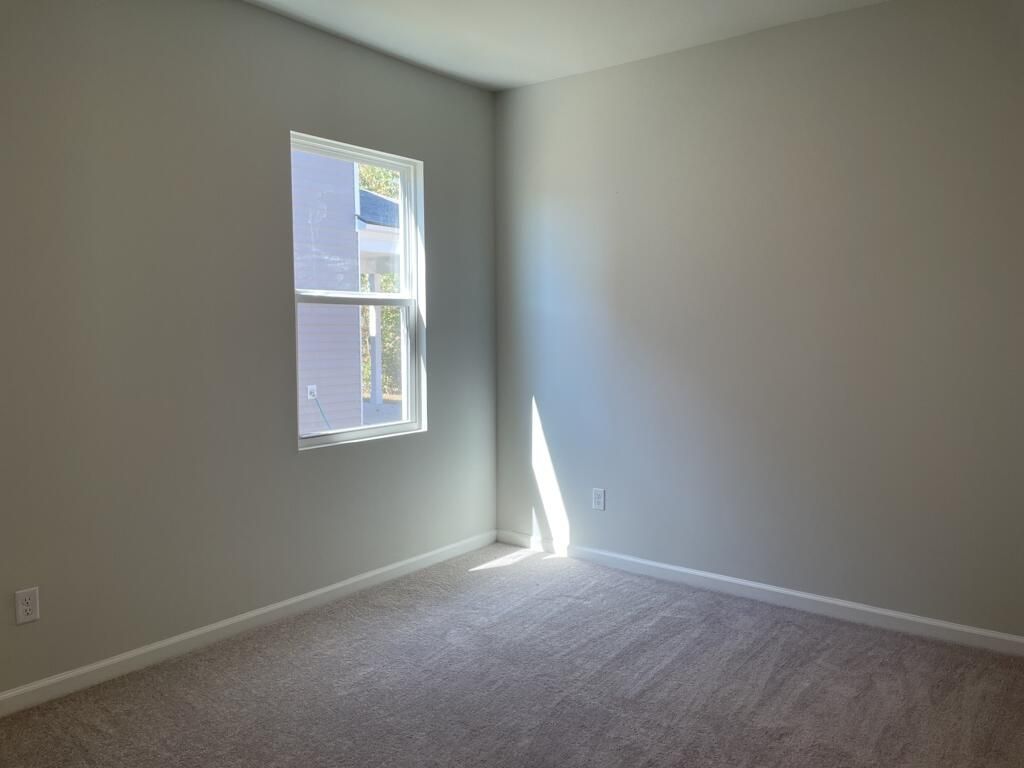 239 W Bradford Pointe Drive Photo 7