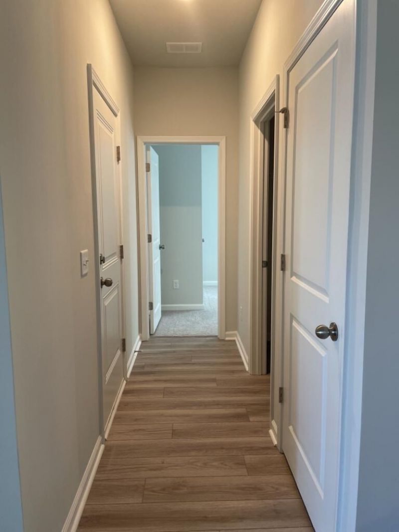 239 W Bradford Pointe Drive Photo 8